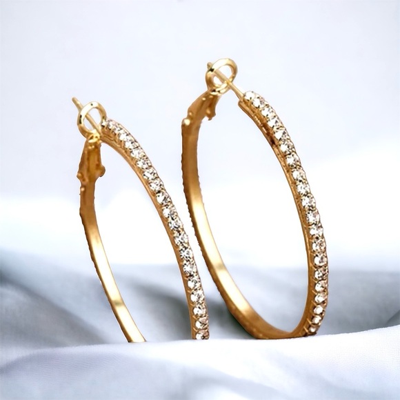 PERFECT SIZED GOLD AND CUBIC ZIRCONIUM HOOP EARRINGS NWOT - Picture 7 of 9